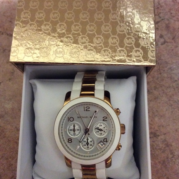 Watch - Picture 4 of 8